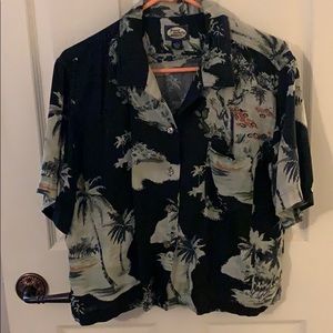 Tommy Bahama woman’s Hawaiian shirt. Great cond.